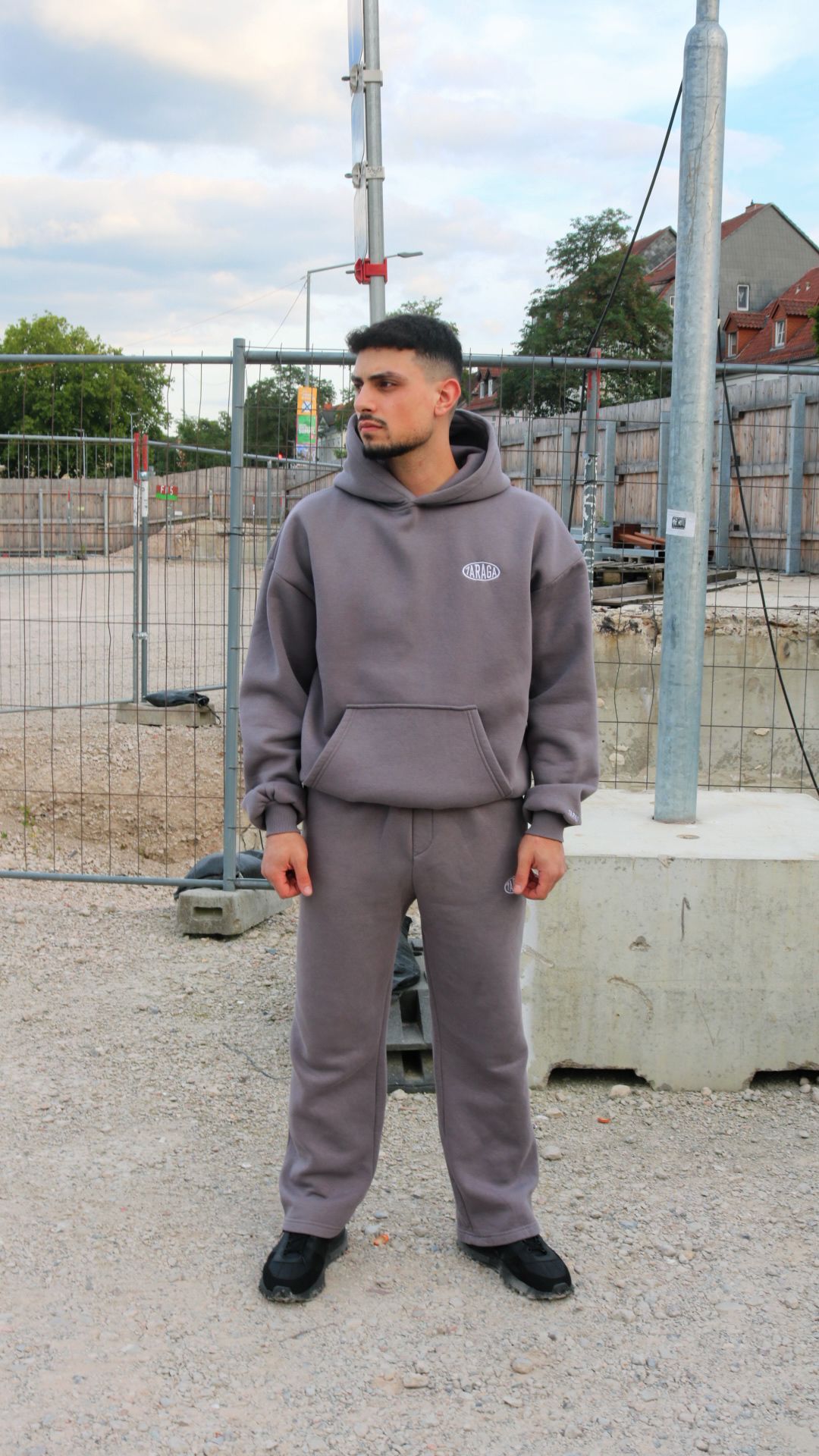 7araga Basic Hoodie Grau