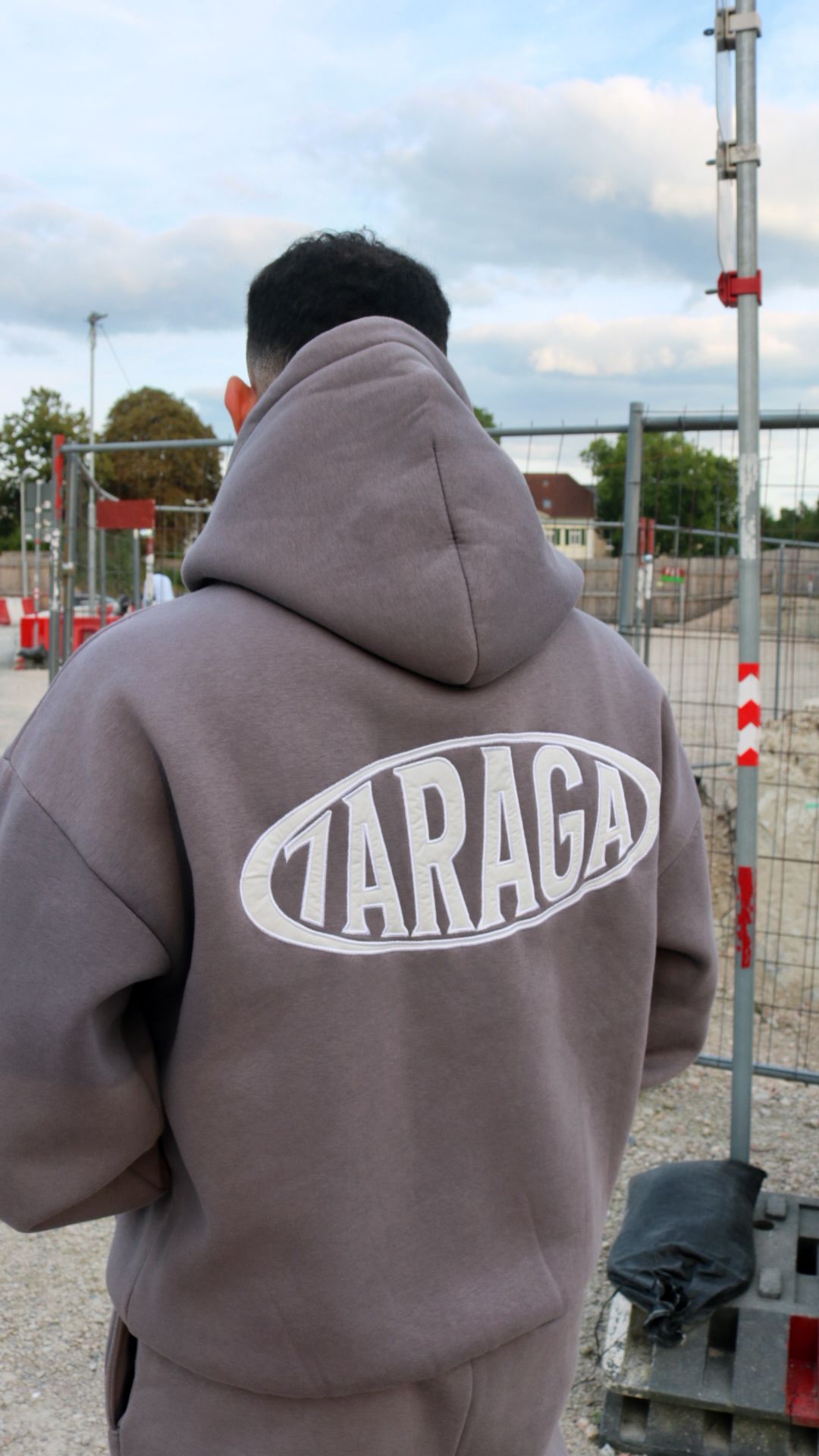 7araga Basic Hoodie Grau